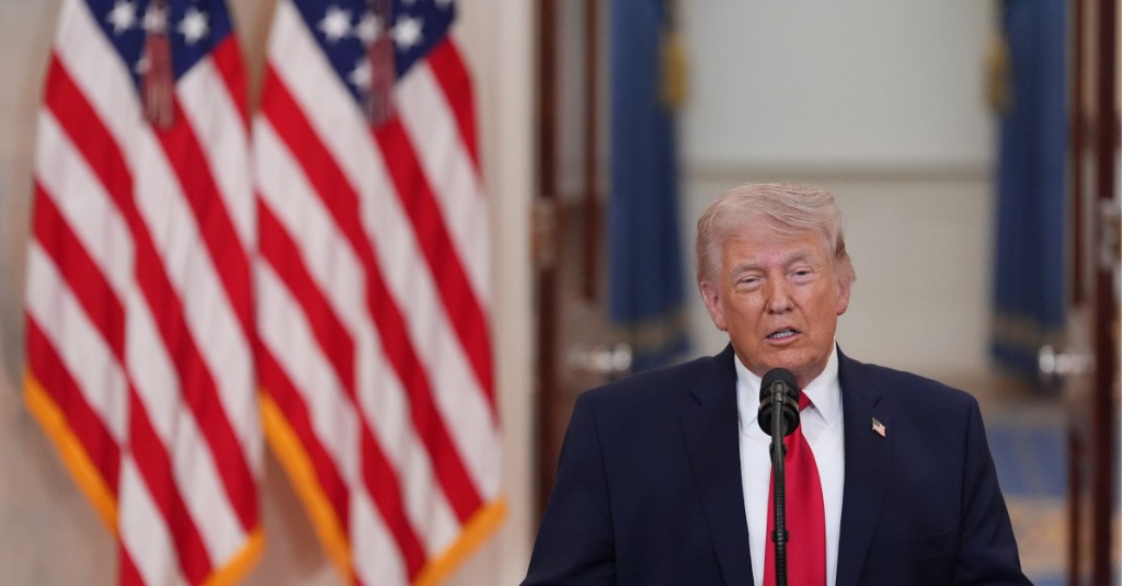 Trump'tan İran'a küfürlü paylaşım: Hürmüz'ü artık açın
