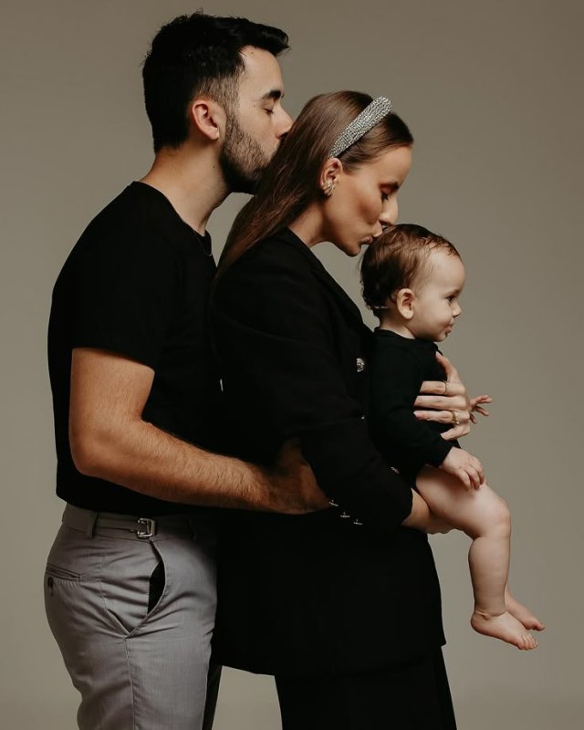 Üç Kişilik Evlilik: Damat, Gelin ve Kök Aileler