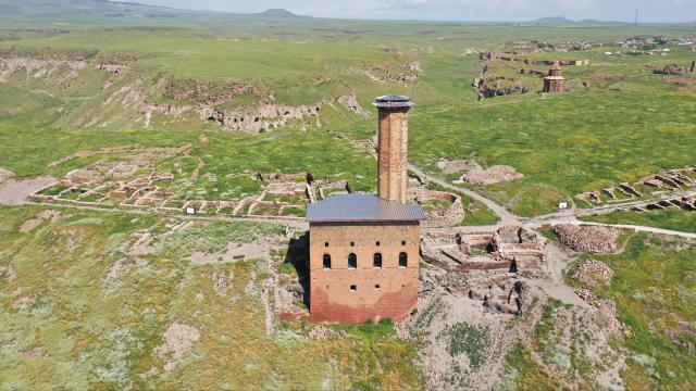 Türk-İslam dönemi camileri ve hatta mezar taşları dijital hafızaya taşınacak