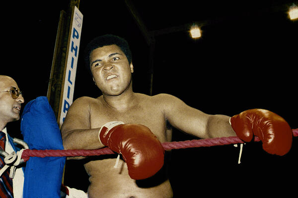 MUHAMMED ALİ, İSLAMİYET VE İNSANLIK ADINA MÜCADELE VEREN YÜCE BİR İNSANDI O...