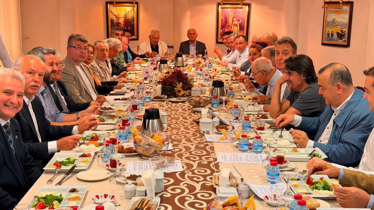 KRİZLER “KAPI” ARATIR
