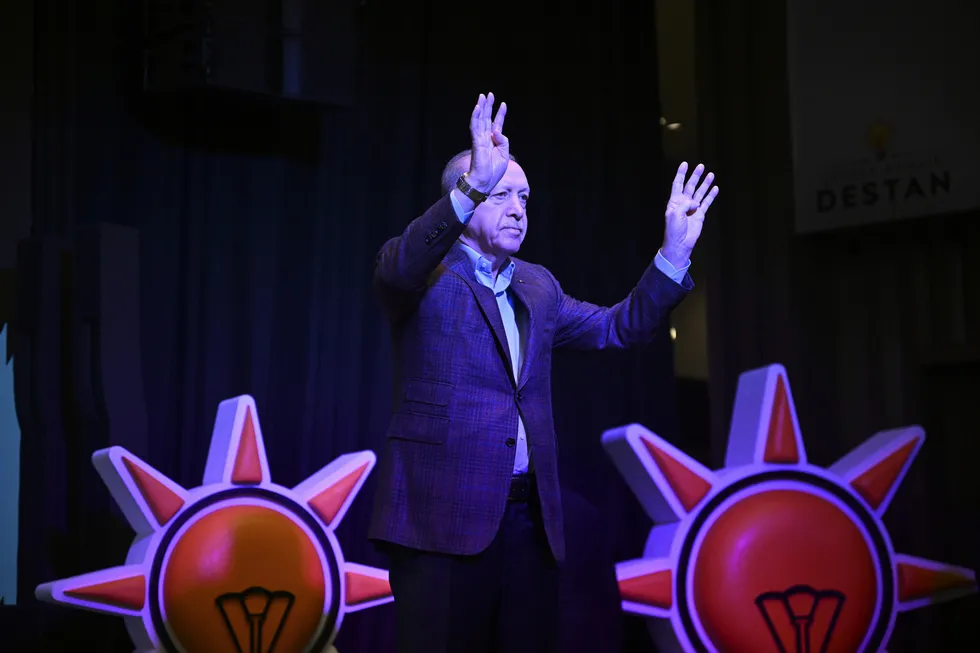Cumhurbaşkanı Erdoğan: “ Bu ülkede dindar olsun ya da olmasın, kadınlar yüzyıllar boyunca başlarını  hür iradeleriyle örttüler “
