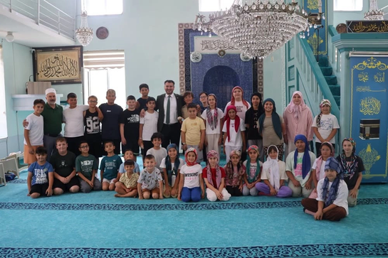 Başkan Fırat Yayla’dan Kur’an Kursu Öğrencilerine İkram