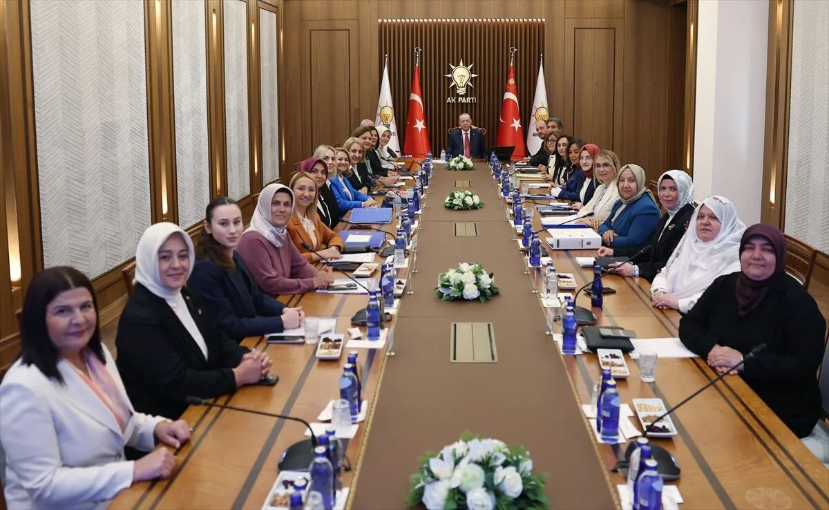 Erdoğan AK Partiye geçen belediye başkanları ile bir araya geldi