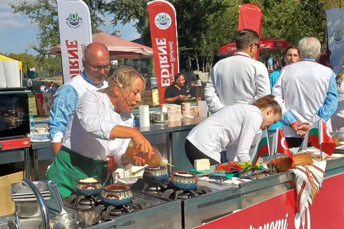 Bulgaristan vatandaşları ürünlerini ve bu arada Edirne Peynirin de Tanıttı