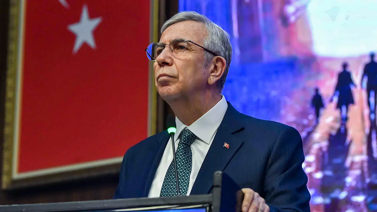 Mansur Yavaş: Aziz milletimizin ve şanlı tarihimizin en önemli dönüm noktalarından biri olan Cumhuriyetimizdir.