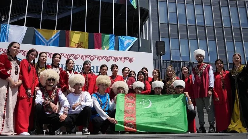 Türk devletleri temsilcileri öğrenciler "Türk Dünyası Kültür Festivali"nde buluştu